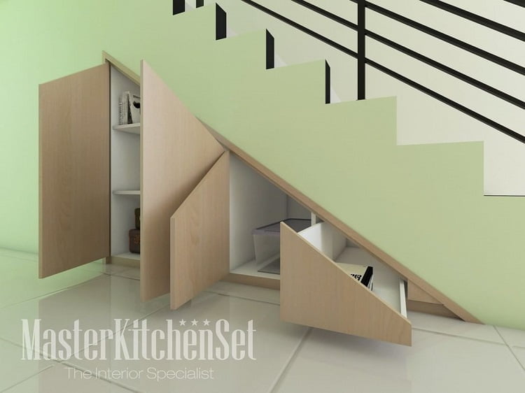 Kabinet bawah tangga, Sumber : ig @kitchensetsolo