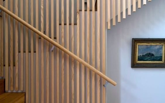 Desain handrail dan railing tangga kayu paling keren!