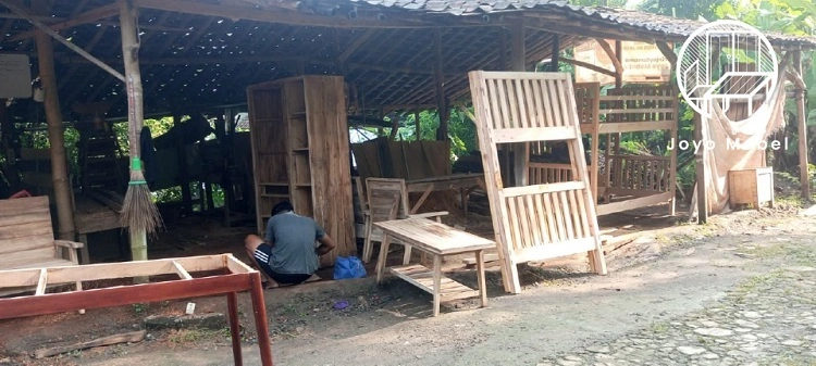 Proses produksi dipan tingkat Kulonprogo, Sumber: doc pribadi