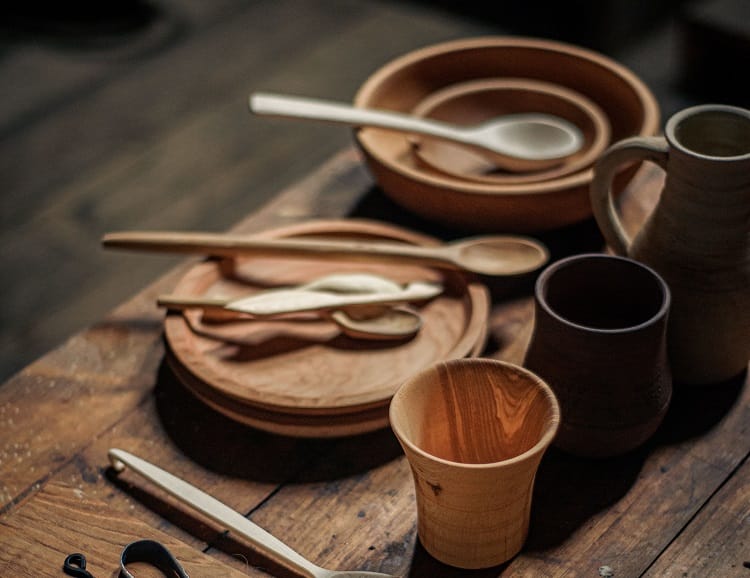 Peralatan makan dari kayu, Sumber: pexels.com